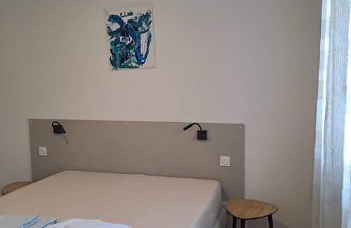 La Palme Apartment | Entire dwelling located near the sea with shared pool and garage.