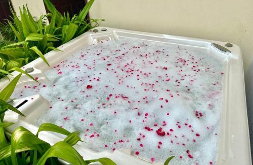 Gurugram Villa | entire farmhouse with Jacuzzi for parties in hills