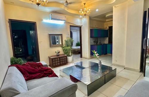 Gurugram Villa | Entire floor 3BHK on main road