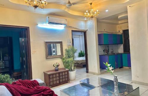 Gurugram Villa | Entire floor 3BHK on main road