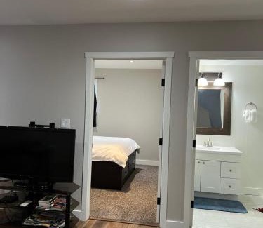 Whitehorse Villa | Entire Guest suite & Vacation home in Whitehorse