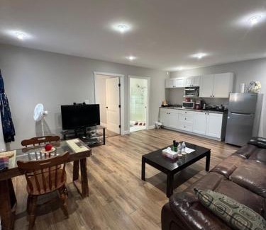 Whitehorse Villa | Entire Guest suite & Vacation home in Whitehorse