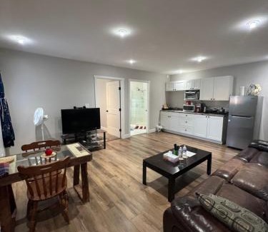 Whitehorse Villa | Entire Guest suite & Vacation home in Whitehorse