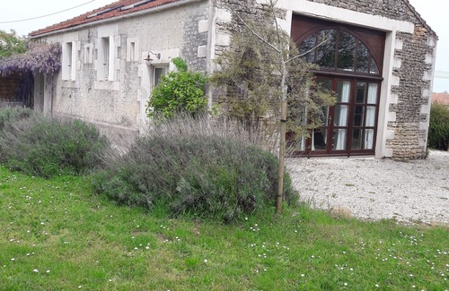 St Benoist-sur-Mer House | Entire house with flair