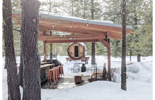Leavenworth House | Entire Home and Covered Patio, Poofy's Paradise In Plain/Leavenworth