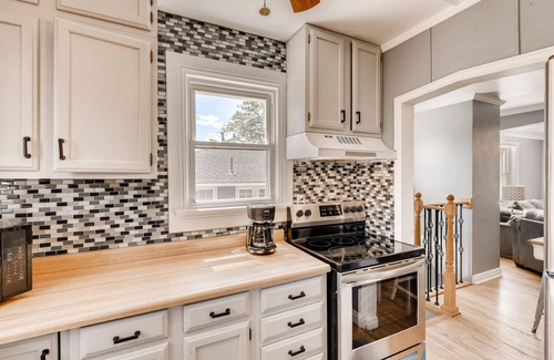 Edgewater House | Entire Home close to Sloan's Lake and Downtown Denver Large 3 car garage