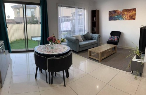 Broadmeadows House | Entire Home Close to Airport