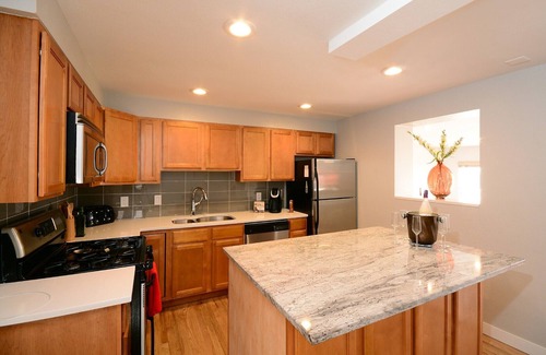 Sloan Lake House | Entire Home in Excellent Location. Walking Distance To Best Places