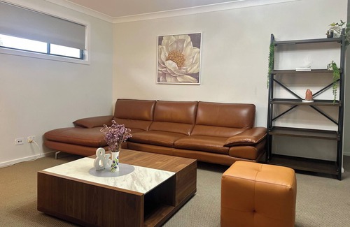 Rouse Hill House | Entire home in Rouse Hill, Australia