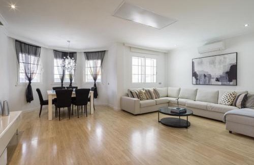 Maspalomas Villa | Entire Home Meloneras BBQ Jacuzzi PoolGolf