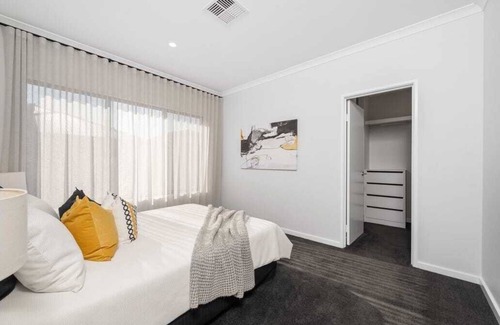Carlisle House | Entire Home, Modern 3x2 in VicPark