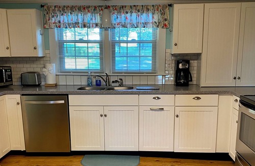 Lynchburg House | Entire home, quiet pastoral setting, 2 miles from Liberty University Campus
