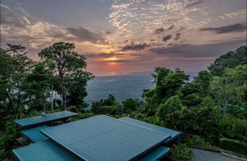 Portalon Apartment | Entire homestay accommodation in Savegre de Aguirre, Costa Rica