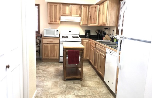Kenai House | Entire house (3 Bedrooms)Fully Furnish Near the Ocean/Beach (Salmon Fishing)