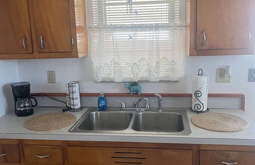 Bethalto House | Entire House. Charming 2-bedroom house in Bethalto. Hardwood floors, large yard