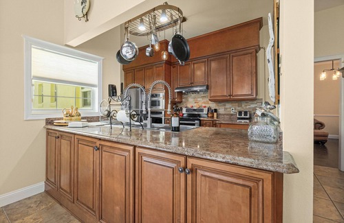 Painters Hill Resort | Entire house Flagler Beach 24P Pool Family River