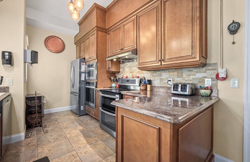 Painters Hill Resort | Entire house Flagler Beach 24P Pool Family River