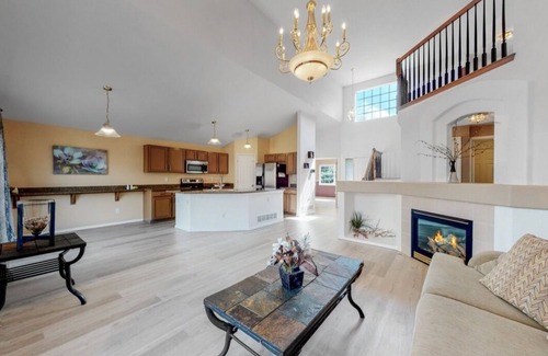 Henderson House | Entire house in a quiet neighbourhood
