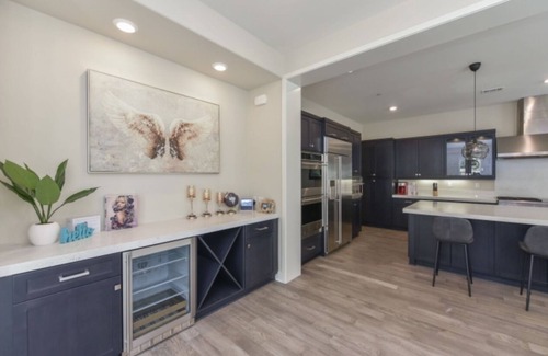 Irvine House | Entire House-Luxury 24hr Guard Gated Community 3B3.5B with Pools & EV Charging