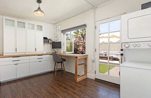 University Heights House | Entire House * Modern Bungalow * Excellent Location