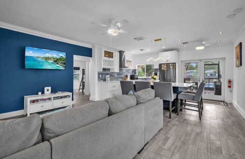 Melaleuca Gardens House | Entire House - Paradise in Dania Beach