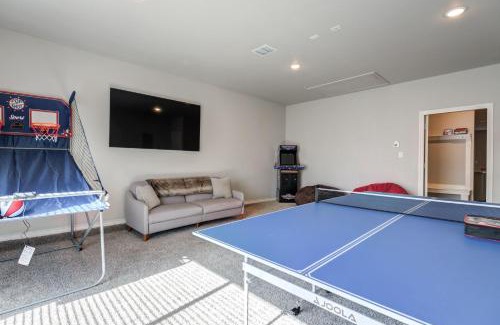 Lubbock House | Entire House~ Spacious~ Prime Location~ Backyard