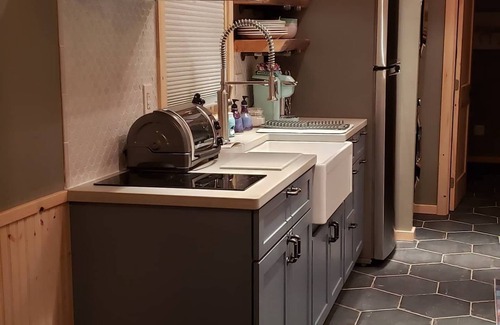 Seward House | Entire House Tiny Home: close to cruise ship terminal and downtown Seward