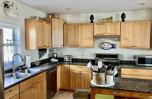 Ocean Park House | Entire house minutes to beach, in quiet neighborhood.