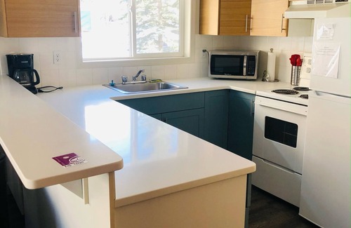 Harvie Heights Apartment | Entire Lovely Townhouse Mountain View!
