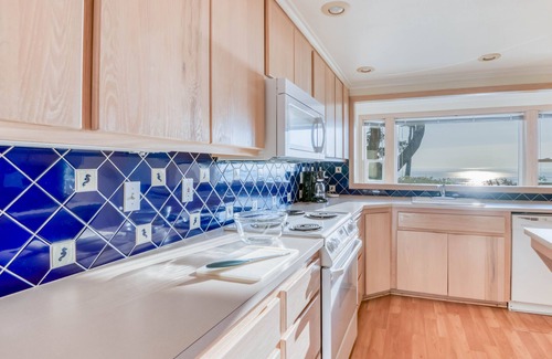 Newport House | Entire lower level of this Oceanfront Home with Beach Access