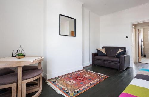 Harlesden Apartment | Entire luxurious flat sleeps 4 persons