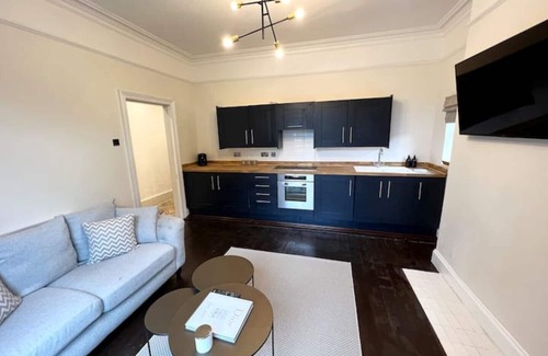 Evesham Apartment | Entire Luxury apartment, 10mins from Cotswolds