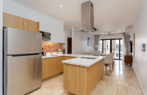 Gonzalo Guerrero Condo | Entire luxury 2 BR condo in heart of Playa Del Carmen