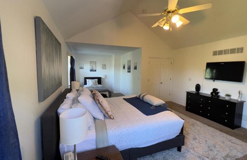 Olathe House | Entire Luxury Private Properties - With High 1Gig internet