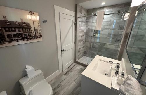 Newport House | Entire Modern 7 Unit 7 Bath Boutique Inn
