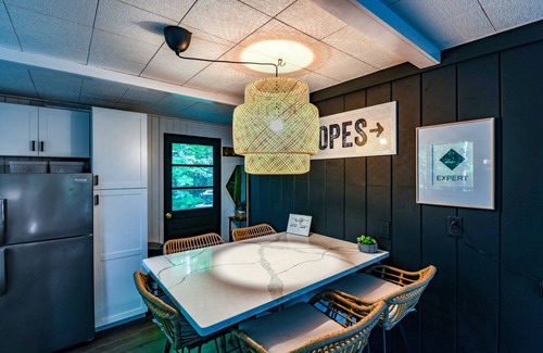 Bethlehem Cabin | Entire Modern Cabin by the NH White Mountains, Cannon + Franconia Notch!