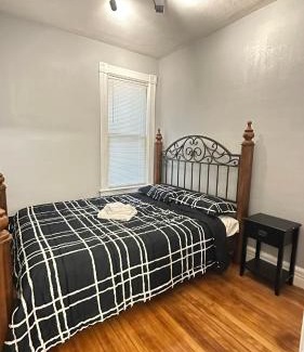 Utica Apartment | Entire place in quiet area