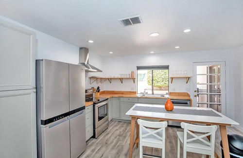 Yuma Corona Condo | Entire - Pristine & Modern Condo