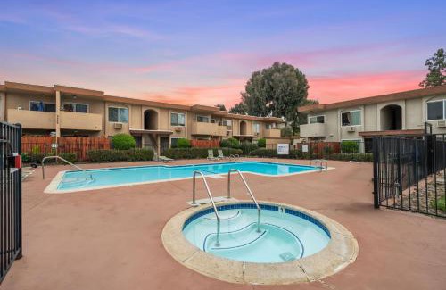 Mira Mesa House | Entire Private 2BR-1Bth King Bed, Pool, HotTub, 2 Parkings, Mira Mesa, Available Now