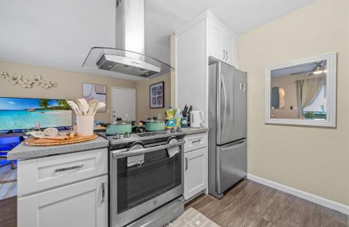 Mira Mesa House | Entire Private 2BR-1Bth King Bed, Pool, HotTub, 2 Parkings, Mira Mesa, Available Now
