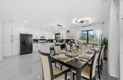 Jamul House | Entire Private 3BR-2Bth, Mountain View, Jetted Tub, 2500 sqft, King Bed,Garage, Available Now