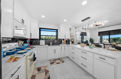 Jamul House | Entire Private 3BR-2Bth, Mountain View, Jetted Tub, 2500 sqft, King Bed,Garage, Available Now