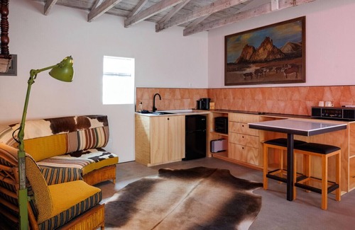 Marfa House | Entire Private Boutique Motel w Courtyard + Sauna!