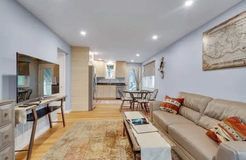 Brook Farm Apartment | Entire rental unit hosted by Tomasz