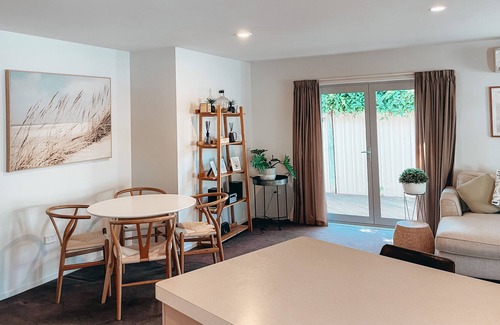 Gisborne House | Entire residential home - Island Oasis