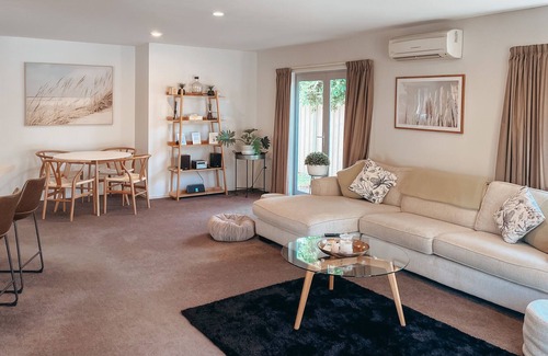 Gisborne House | Entire residential home - Island Oasis