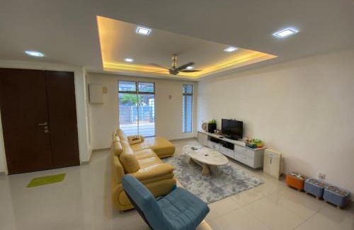 Seri Kembangan House | Entire Residential Home Jia Residences Bkt Serdang沙登温暖的家