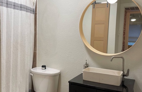 Bouldin Condo | Entire South Congress Condo- Walk to the best attractions in Austin!