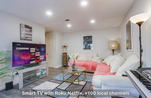 Clairemont Mesa House | Entire Spacious 4-Bedroom House w Free Pool Access, Garage & Parking in Prime Location