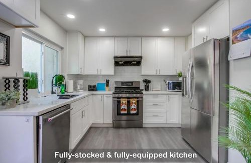Clairemont Mesa House | Entire Spacious 4-Bedroom House w Free Pool Access, Garage & Parking in Prime Location